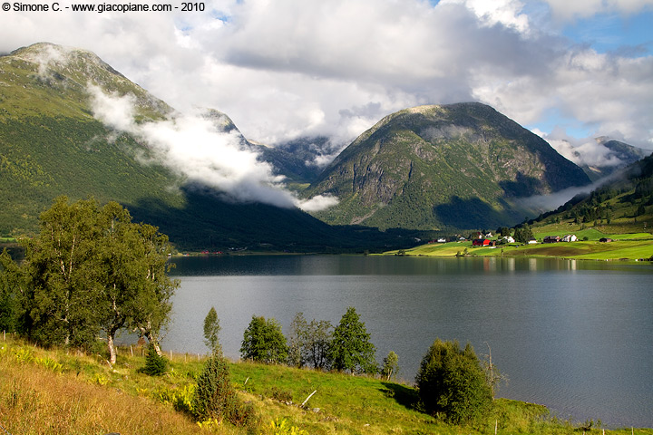 Paesaggio tra Sogndal e Skei - (Landscape between Sogndal and Skei)