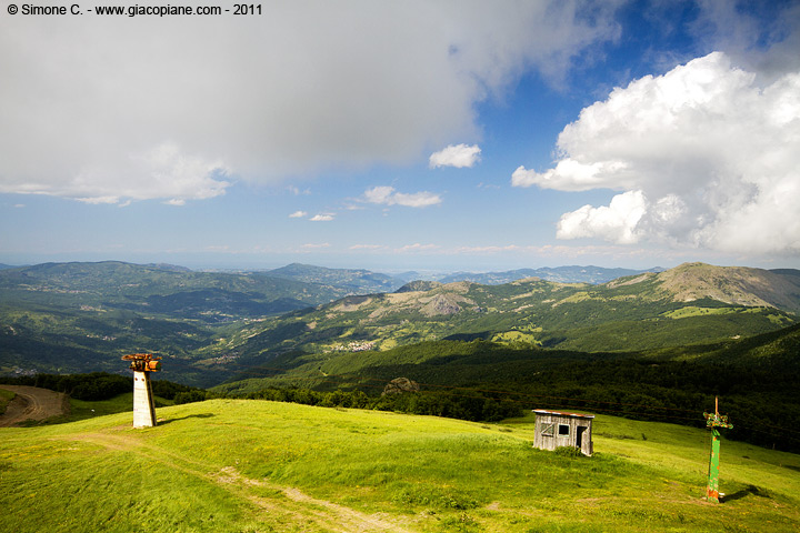 Paesaggio dalla vetta del Monte Bue - (Landscape from Mount Bue top)